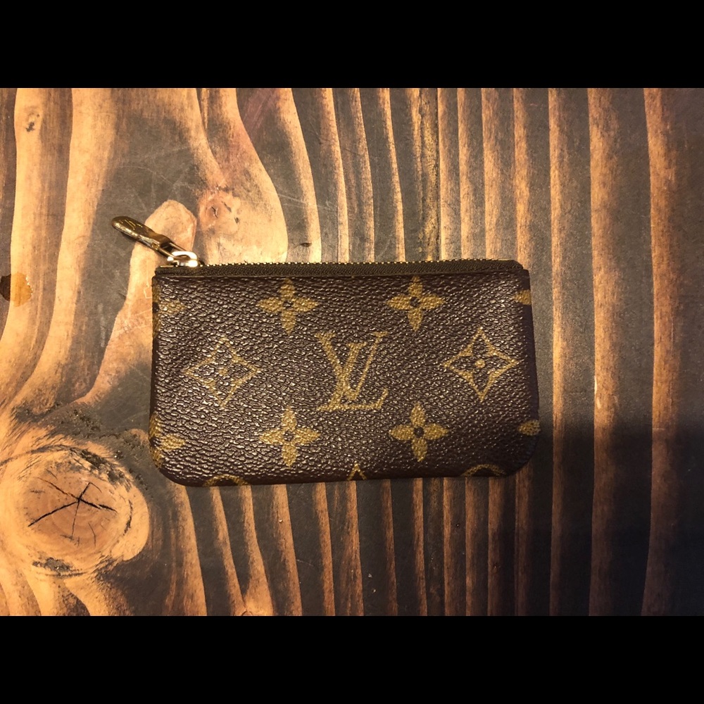 S O L D Louis Vuitton key cles